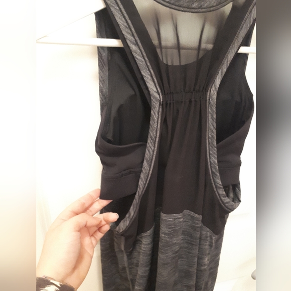Lululemon tank - Picture 2 of 4